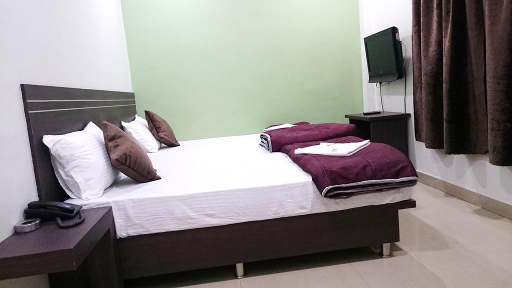 Hotel Preetam Aurangabad Phòng bức ảnh